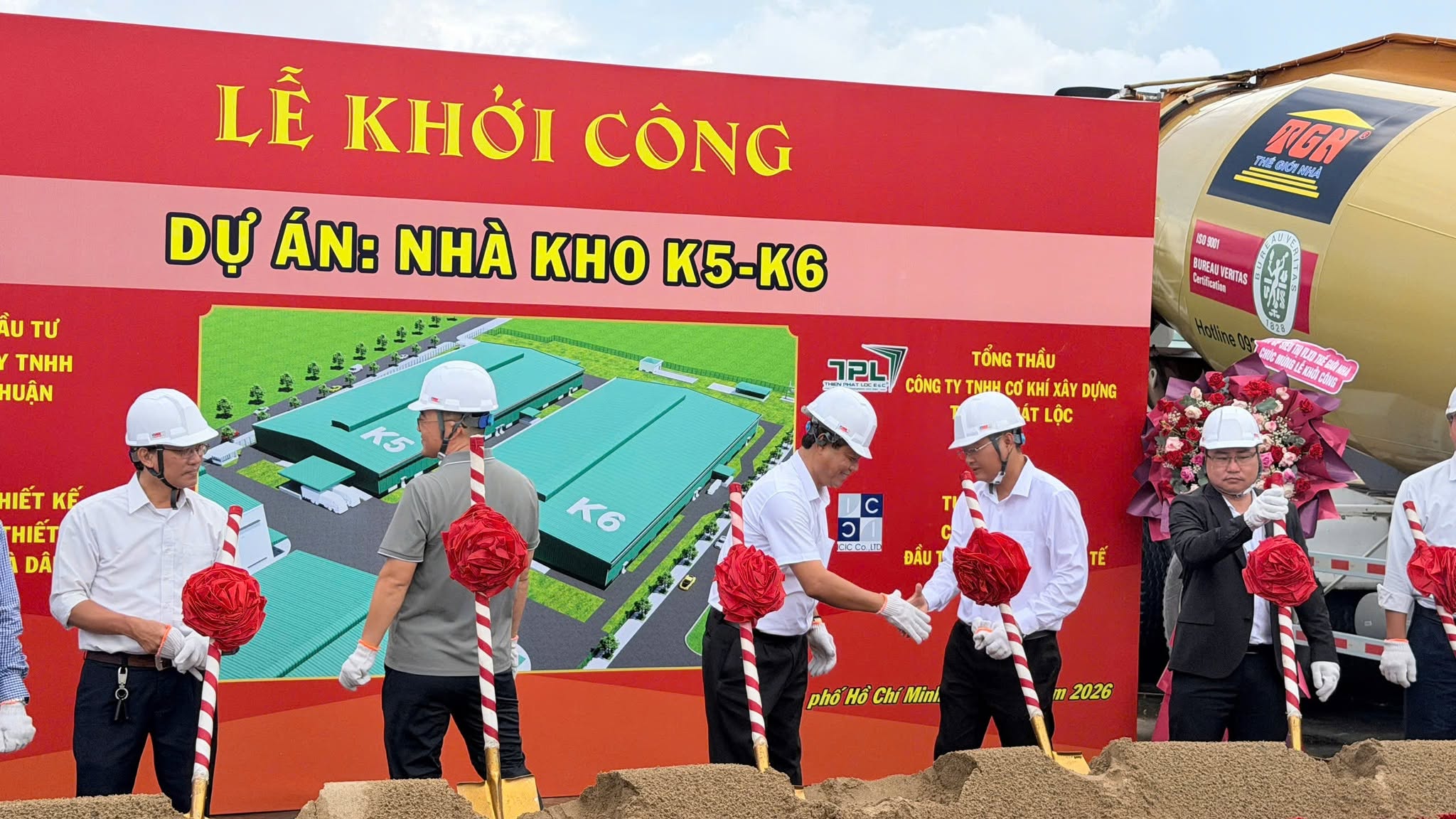 GROUNDBREAKING CEREMONY FOR WAREHOUSE PROJECTS K5 & K6